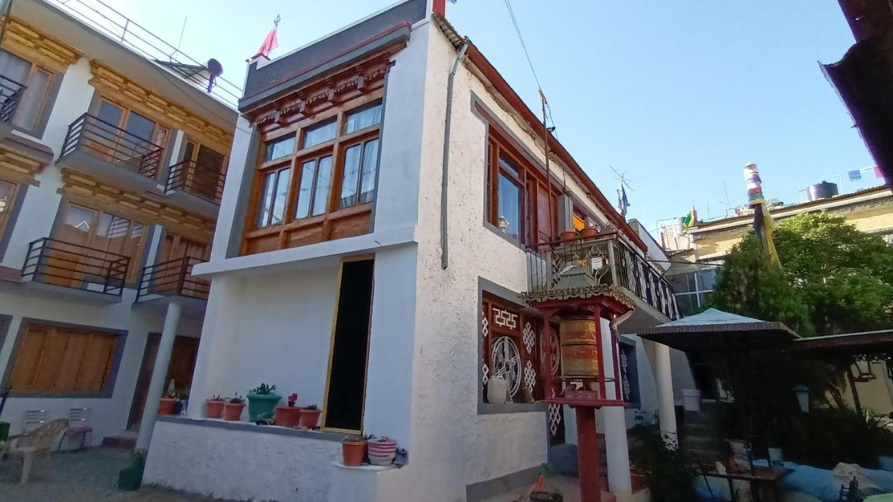 Gonbo Guest House Лех Экстерьер фото