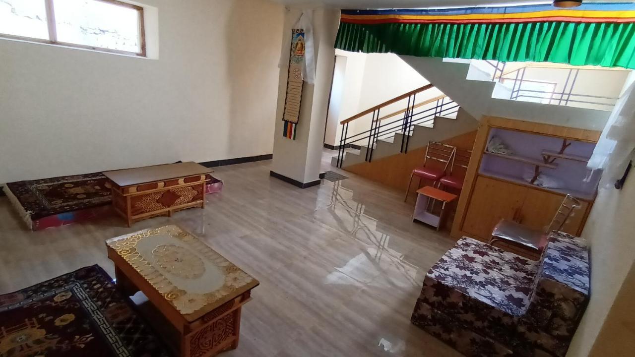 Gonbo Guest House Лех Экстерьер фото