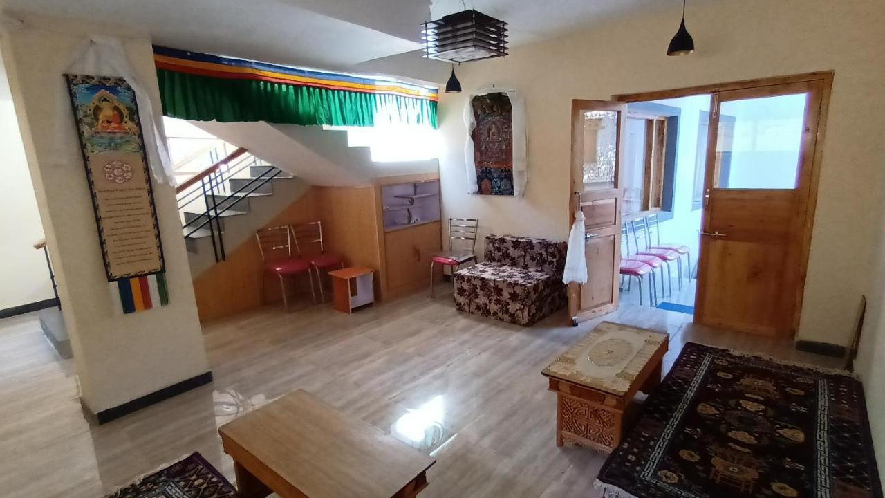 Gonbo Guest House Лех Экстерьер фото