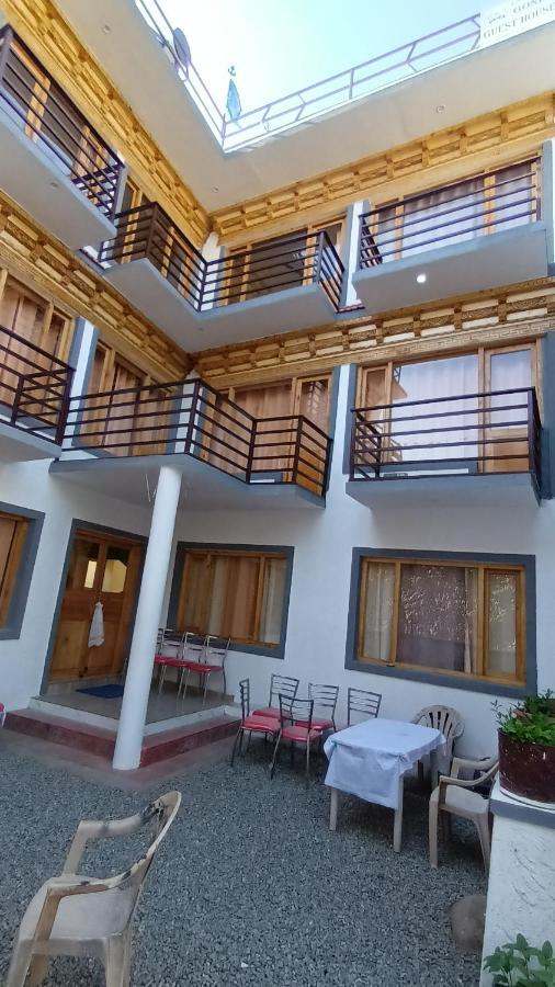 Gonbo Guest House Лех Экстерьер фото